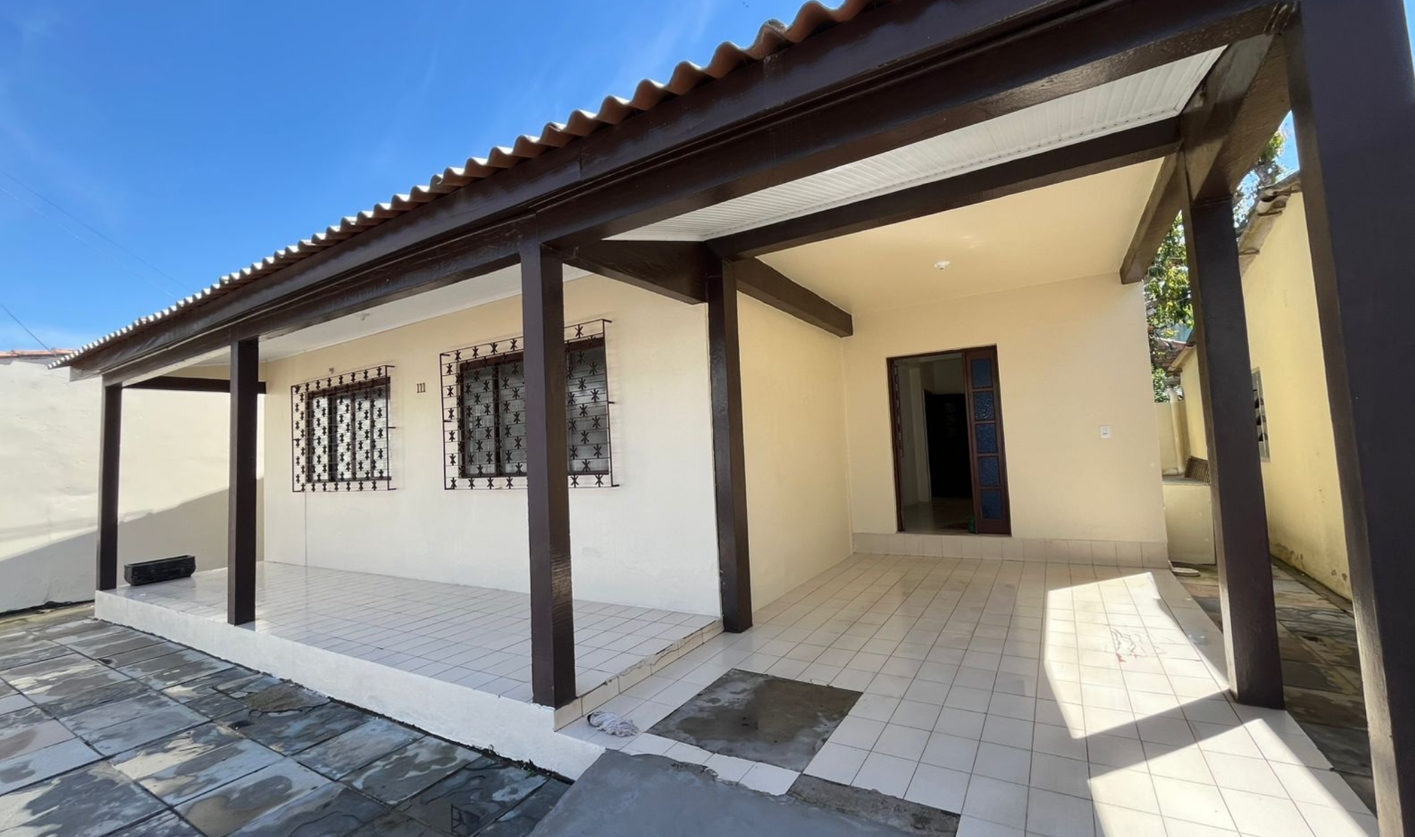 Ótima CASA para locação no PARQUE 35