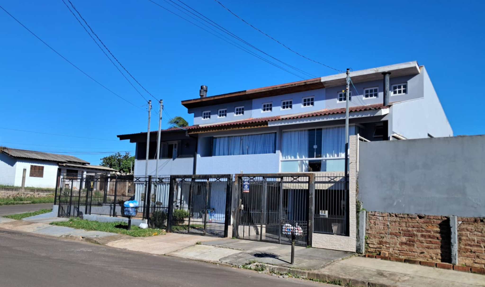 Excelente Sobrado Mobiliado no Bairro JARDIM DOS LAGOS
