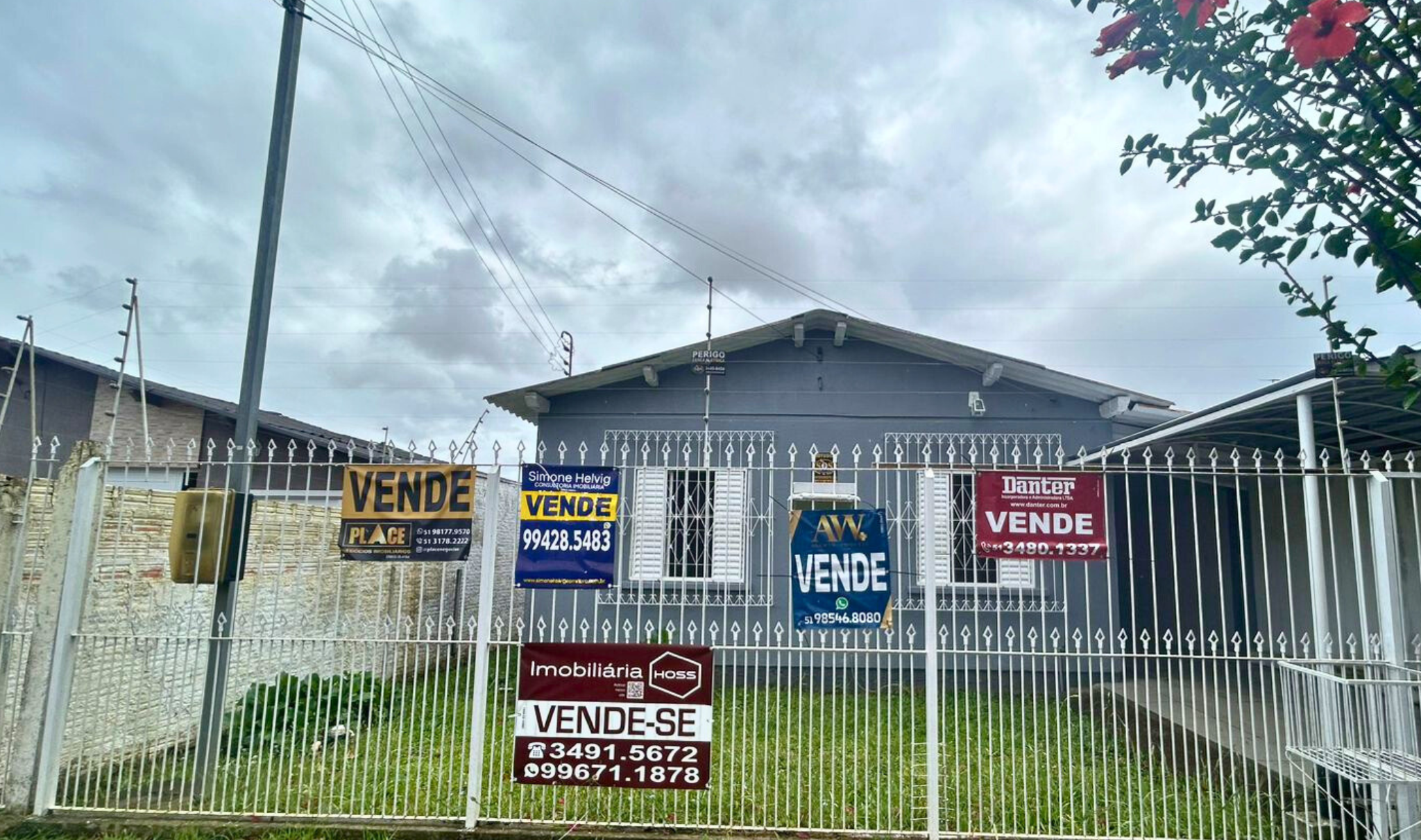 Ótima Casa para Venda no Bairro Colina